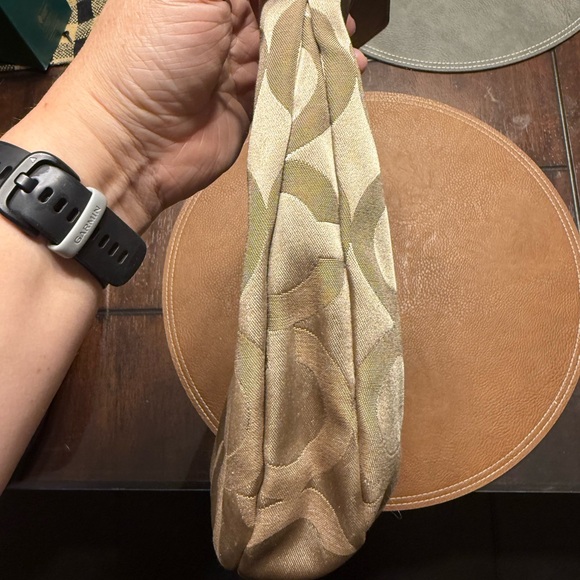 Coach Bag E0968-14058 Gold Copper Color handbag as well as shoulder strap - Picture 6 of 10